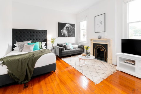 Cosy Nook In Inner-city Victorian Mansion - Accommodation Redcliffe 1