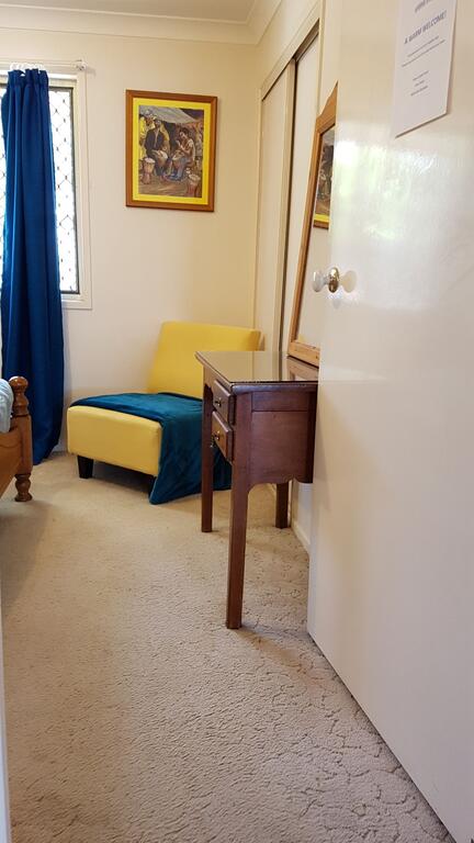 Cosy Quiet Bedroom Ferny Grove - Accommodation Redcliffe 2
