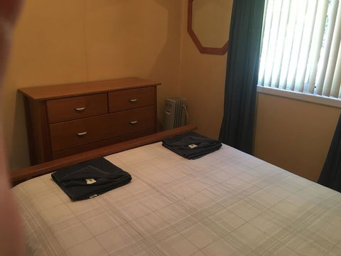Cottage 53 - Topspot Cottages - Accommodation Redcliffe 2