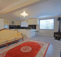 Cottage in the Country - Accommodation Redcliffe