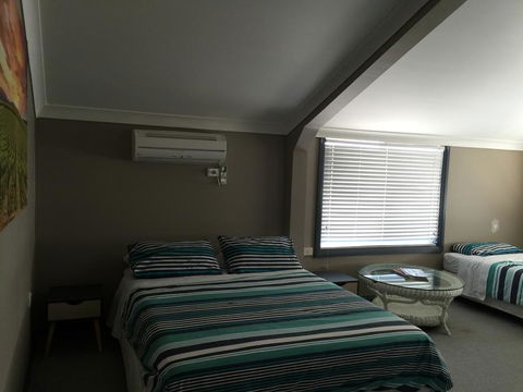 Cottage In The Country - Accommodation Redcliffe 3
