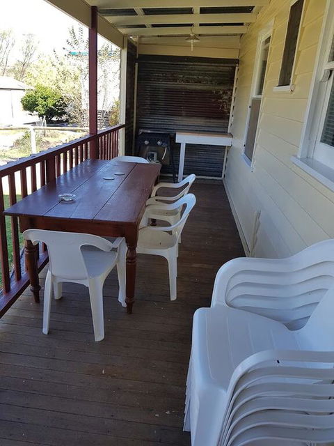 Cottage On Main - Accommodation Redcliffe 3