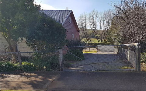 Cottage On Main - Accommodation Redcliffe 2