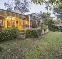 Country Cottage - Accommodation Redcliffe