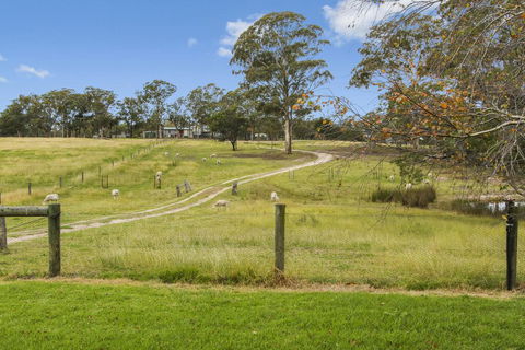 Country House Retreat - Accommodation Redcliffe 1