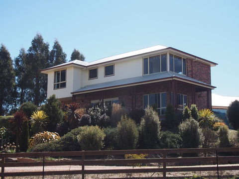 Country Meets Town - Accommodation Redcliffe 0