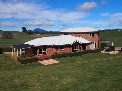 Country Meets Town - Accommodation Redcliffe 2
