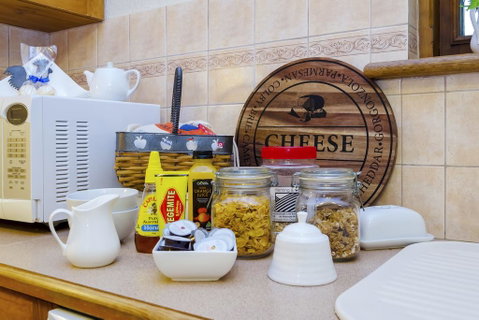 Country Pleasures Bed And Breakfast - Accommodation Redcliffe 2