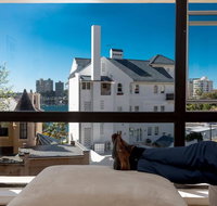 Couple's Gateway in Sunny Elizabeth Bay - Accommodation Redcliffe