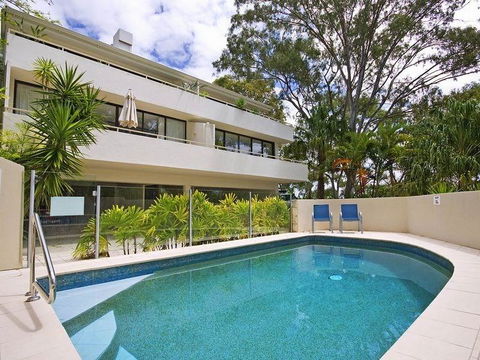 Cove Point 5 - Accommodation Redcliffe 1