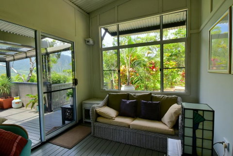 Cow Bay Hilltop Escape - Accommodation Redcliffe 1