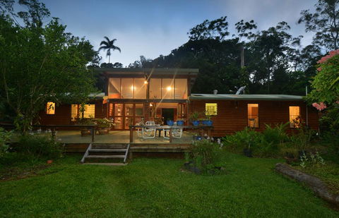 Cow Bay Homestay B&B - Accommodation Redcliffe 2
