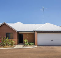Cozy Cottage - Accommodation Redcliffe