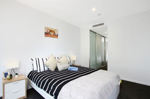 Cozy, Homely Apartment CBR Central - Accommodation Redcliffe 2