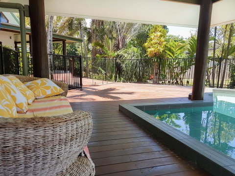 Crazy About Cairns Resort Living - 6 Bedrooms - Accommodation Redcliffe 2