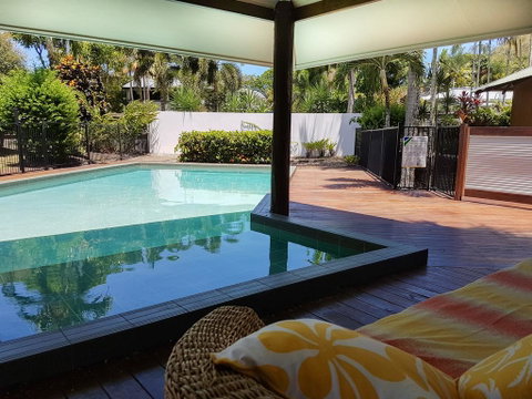 Crazy About Cairns Resort Living - 6 Bedrooms - Accommodation Redcliffe 0