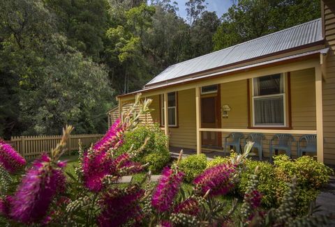 Creek Cottage - Accommodation Redcliffe 1