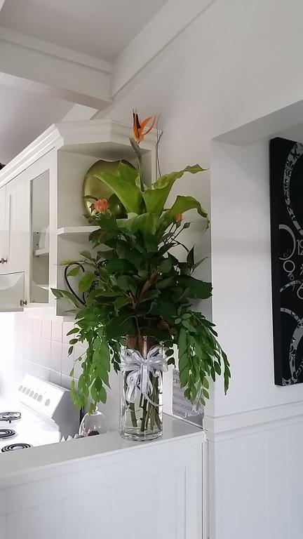 Creek Cottage Bed And Breakfast - Accommodation Redcliffe 1