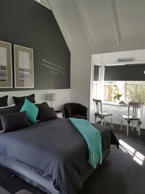 Creek Cottage Bed And Breakfast - Accommodation Redcliffe 2