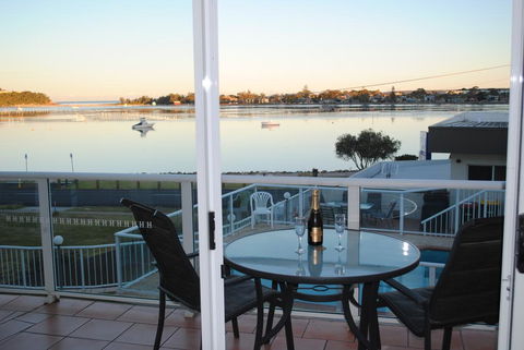 Crown Apartments - Accommodation Redcliffe 0