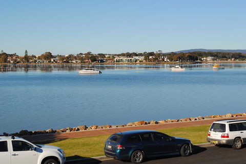 Crown Apartments - Accommodation Redcliffe 1