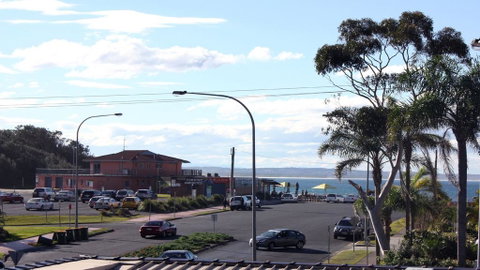Crystal Waters 6 - CBD Location - Accommodation Redcliffe 0
