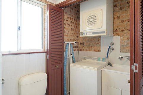 Crystal Waters Unit 2 - Accommodation Redcliffe 2