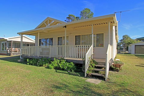 Cudmirrah Reef Cottage - Accommodation Redcliffe 1