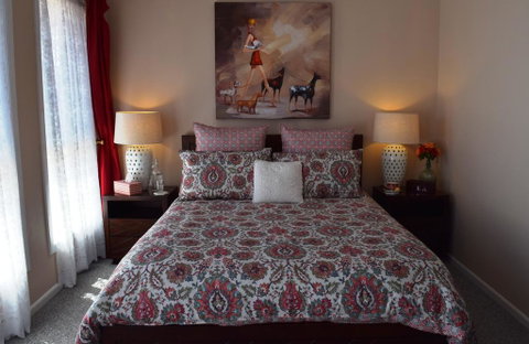 Cutmore Cottages - Bagala Bungalow - Accommodation Redcliffe 0