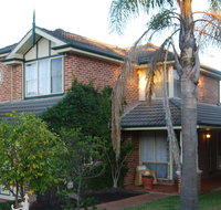 Cutmore Cottages - Highclaire House - Accommodation Redcliffe