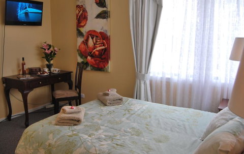 Cutmore Cottages - Meurants Manor - Accommodation Redcliffe 1