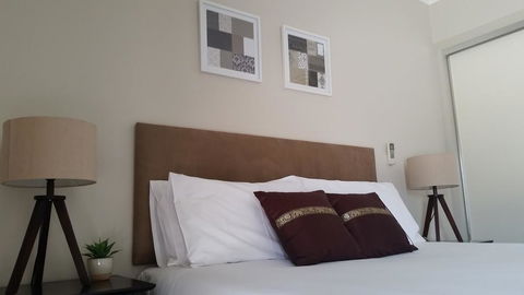 Cypress Waterfront Spa Apartment - Accommodation Redcliffe 2