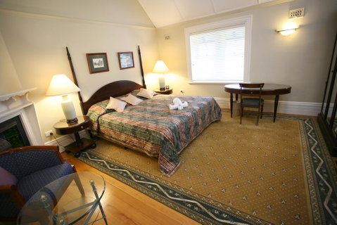 Darcy's Hotel - Accommodation Redcliffe 3