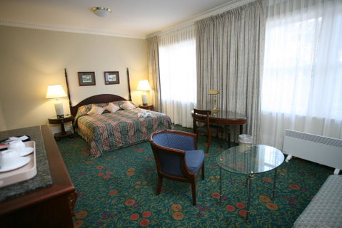 Darcy's Hotel - Accommodation Redcliffe 1