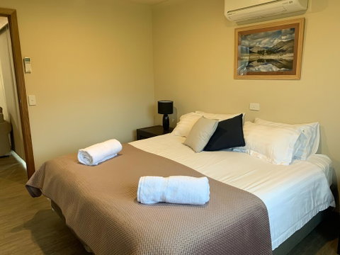 Daysend Cottages - Accommodation Redcliffe 3