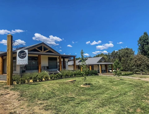 Daysend Cottages - Accommodation Redcliffe 0