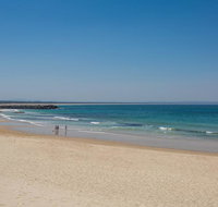 Debra Court 11 - Accommodation Redcliffe