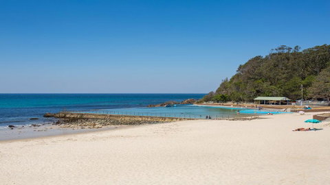 Debra Court 11 - Accommodation Redcliffe 2