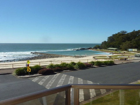 Debra Court 6 - Accommodation Redcliffe 1