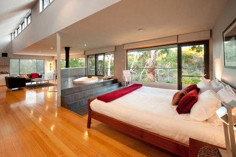 Dee Jays Studio - Accommodation Redcliffe 2