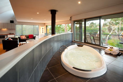 Dee Jays Studio - Accommodation Redcliffe 1