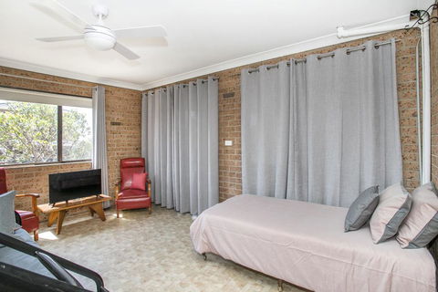 Deering 106, ULLADULLA - Accommodation Redcliffe 0