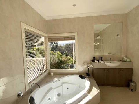 Delderfield Cottages - Accommodation Redcliffe 1