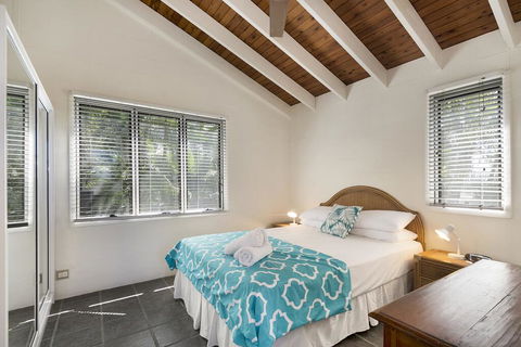 Descola 10 - Accommodation Redcliffe 2