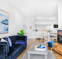 Designer Apartment with Luxury Amenities - Accommodation Redcliffe