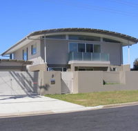 Dew on Lakeview Street - Accommodation Redcliffe