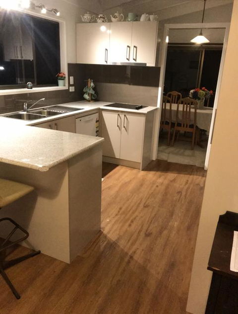 Di's Manor Homestay - Accommodation Redcliffe 3