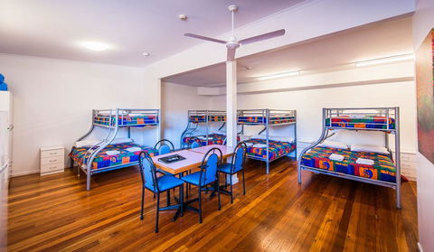 Diggers Tavern - Accommodation Redcliffe 3