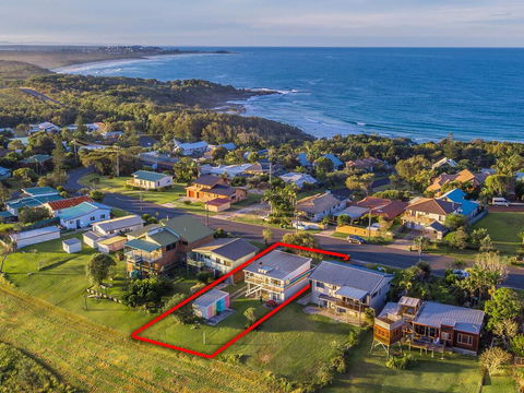 Dilkara - Breathtaking Ocean Views - Accommodation Redcliffe 0