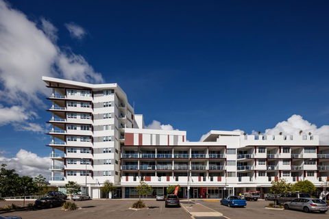 Direct Hotels - Holborn At Central - Accommodation Redcliffe 1